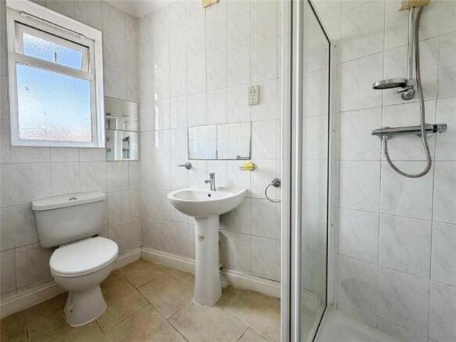 Flat for rent in Cheam, Greater London