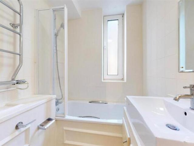 Flat for rent in Cat Hill