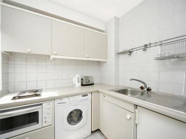 Flat for rent in Cat Hill