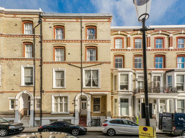 Apartment for rent in Kensington, Greater London