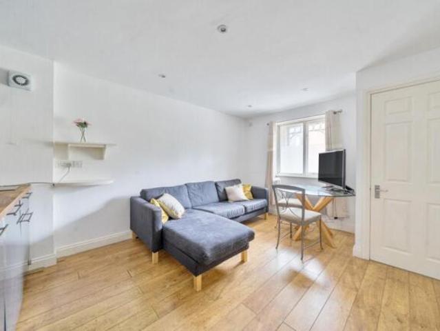 Flat for rent in The Soke, Hampshire