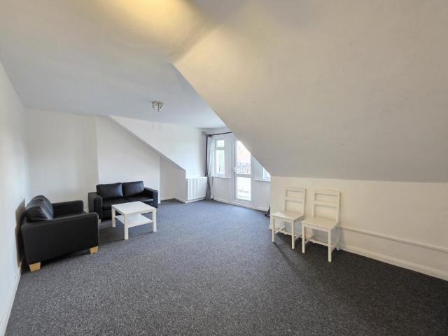 Flat for rent in Cricklewood, Brent
