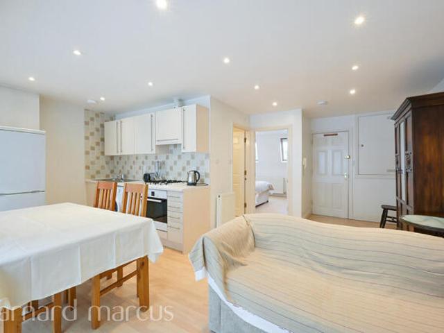 Flat for rent in Chiswick, Greater London
