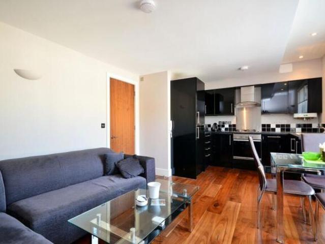 Flat for rent in Chiswick, Greater London