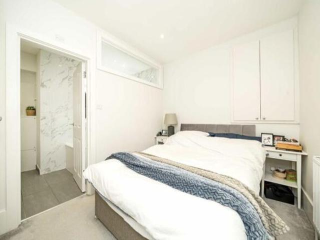 Flat for rent in Chiswick, Greater London
