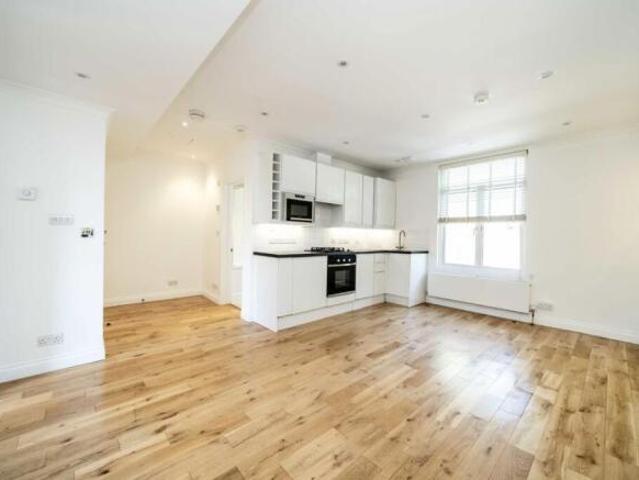 Flat for rent in Chiswick, Greater London