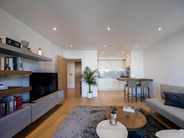 Flat for rent in Chiswick, Greater London