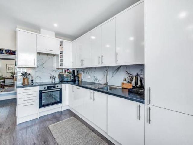 Flat for rent in Chiswick, Greater London