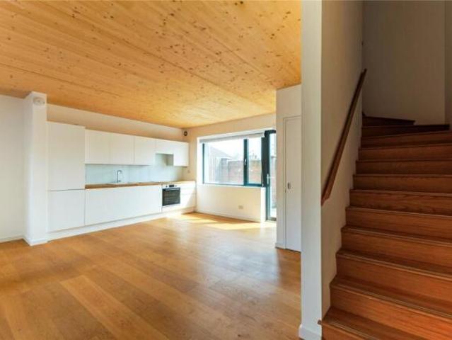 Flat for rent in Cat Hill
