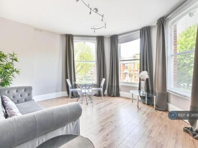 Flat for rent in Cat Hill