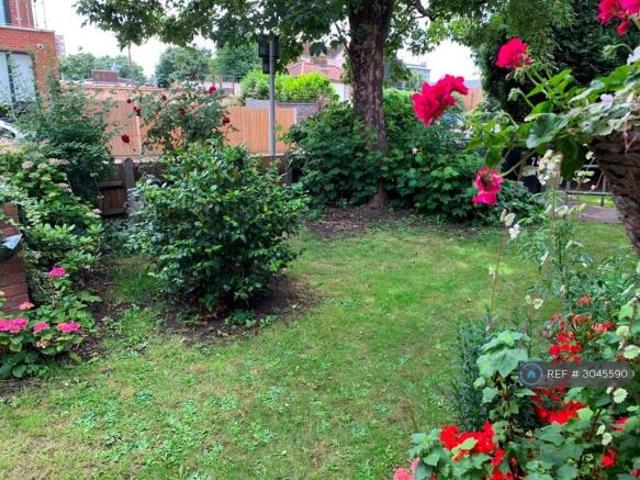 Flat for rent in Cat Hill