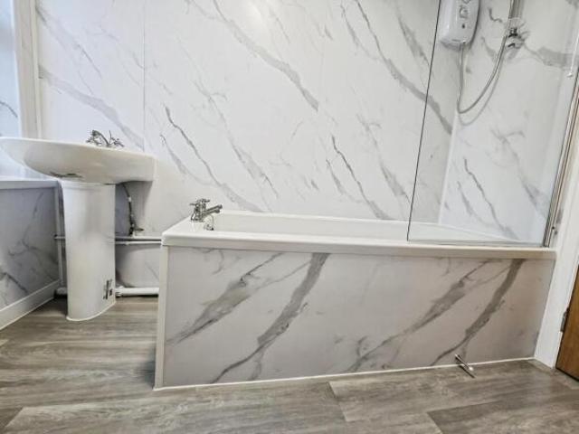 Flat for rent in Hoole, Two Mills