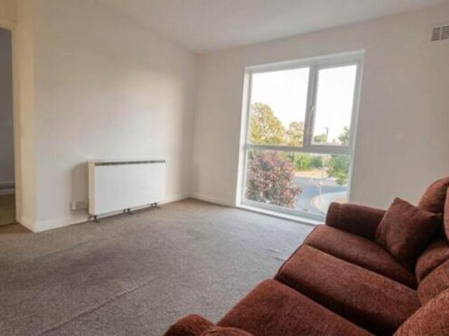 Flat for rent in Tooting Graveney, Greater London