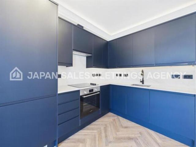 Flat for rent in Acton, Greater London