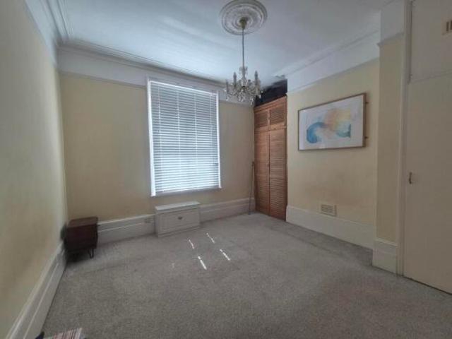 Flat for rent in St James, Sandown Park