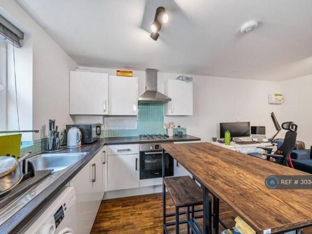 Flat for rent in Cat Hill