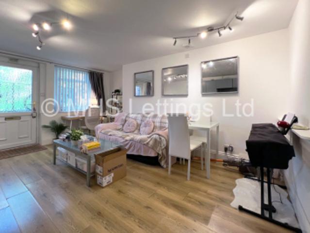 Apartment for rent in Woodhouse, West Yorkshire
