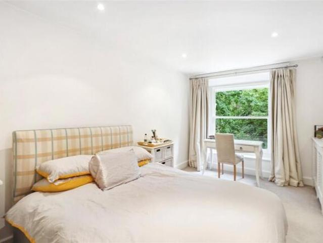 Flat for rent in South Kensington, Greater London