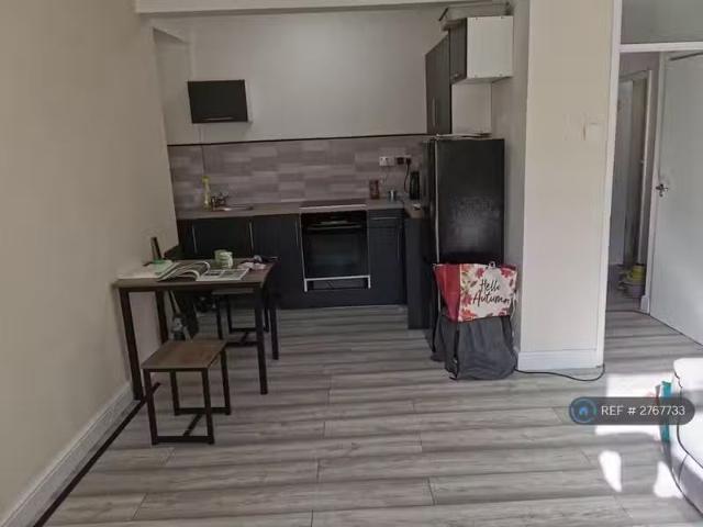 House for rent in Caerphilly, Wales