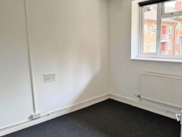 Flat for rent in South Lambeth, Greater London