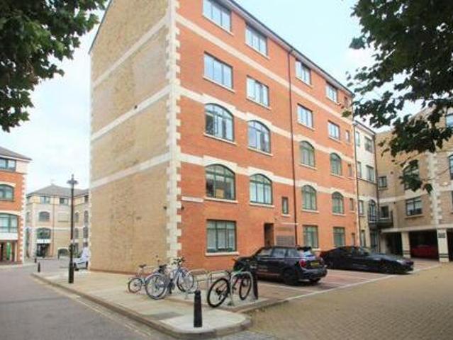 House for rent in Pouchen End, Hertfordshire