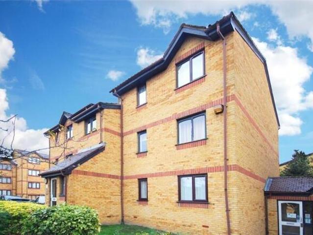 Flat for rent in Dollis Hill