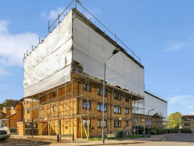 Flat for rent in Cat Hill, England