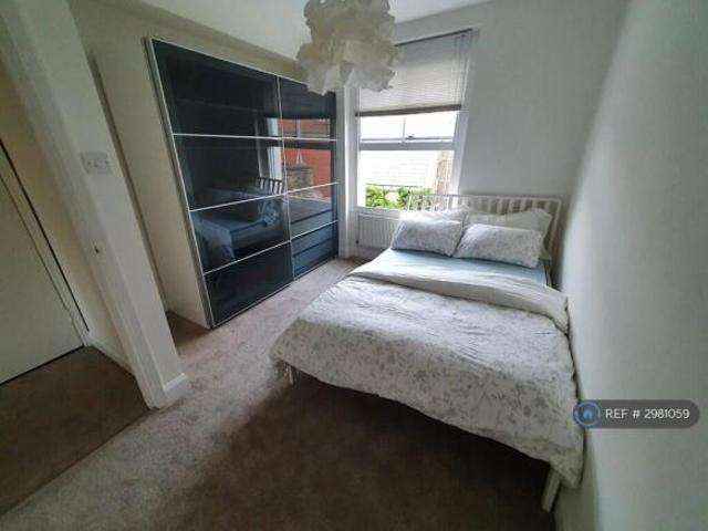 Flat for rent in Cat Hill