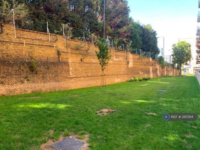 Flat for rent in Cat Hill