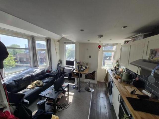 Flat for rent in Coundon, West Midlands