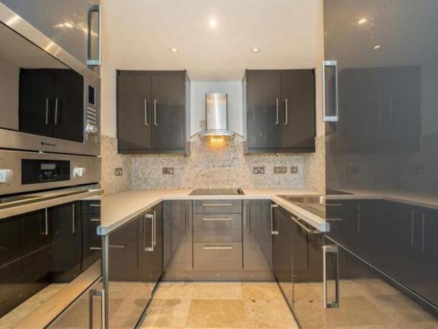 Flat for rent in South Kensington, Greater London