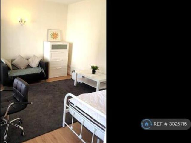 Flat for rent in Cat Hill