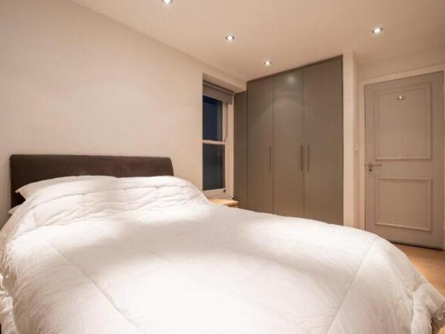 Flat for rent in Cat Hill