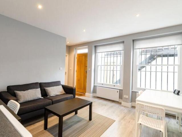 Flat for rent in South Kensington, Greater London