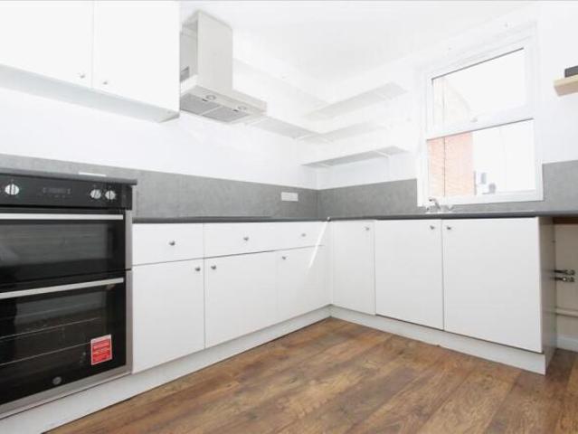 Flat for rent in Cat Hill