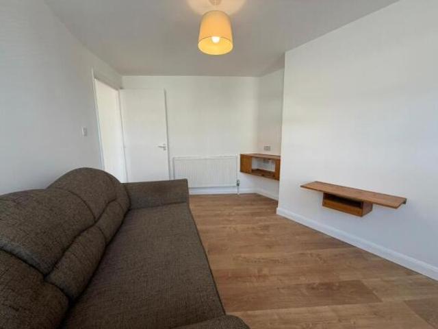 Flat for rent in Cat Hill
