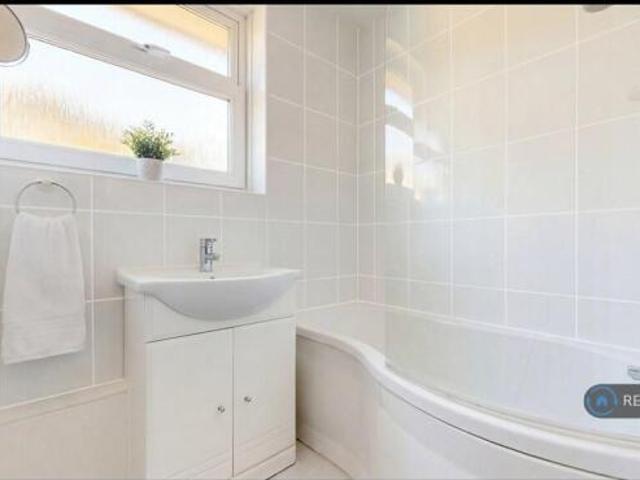 Flat for rent in Cat Hill