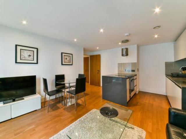Flat for rent in Aldgate, Lyons