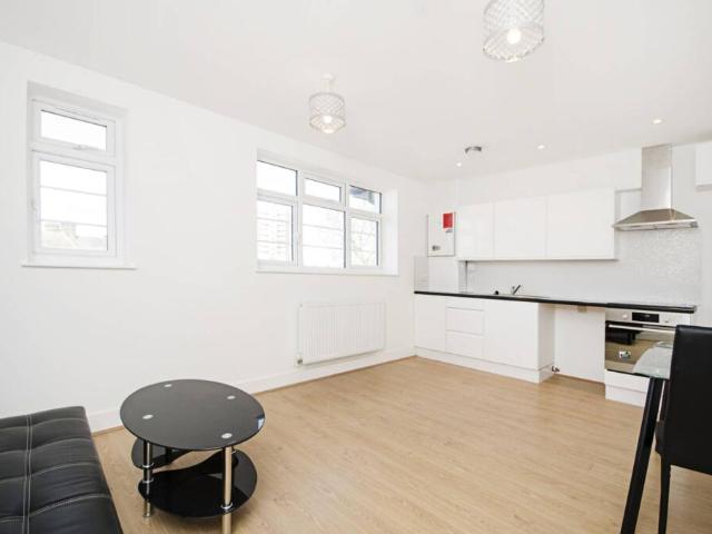 Flat for rent in Hendon