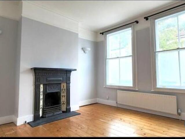 Flat for rent in Cat Hill