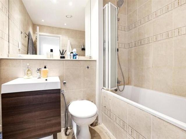 Flat for rent in Cat Hill