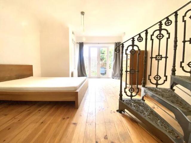 Flat for rent in Twickenham, Greater London