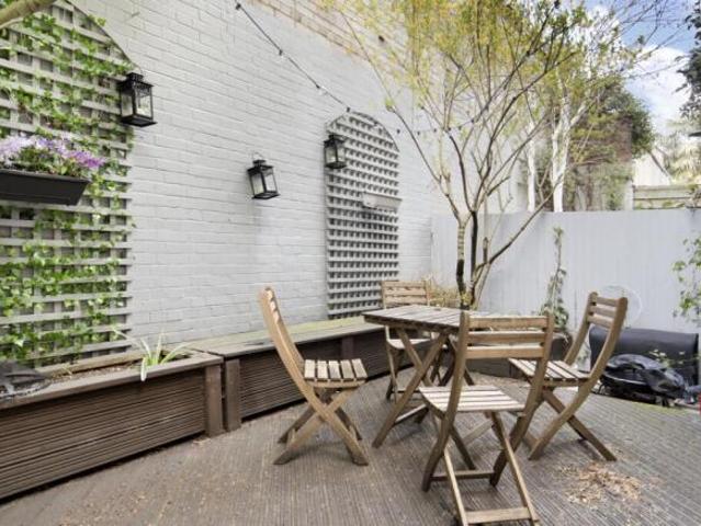 Flat for rent in Cat Hill