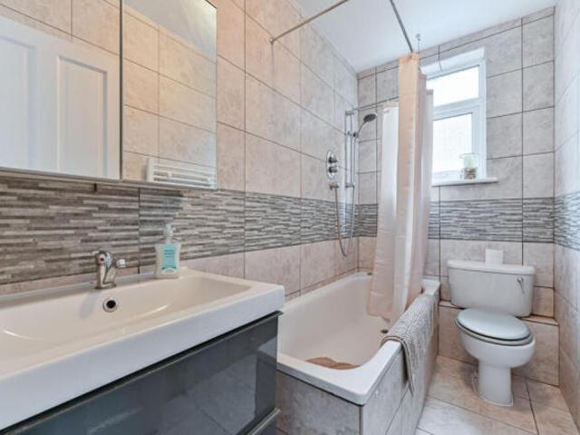 Flat for rent in Cat Hill