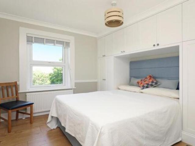 Flat for rent in Acton, Greater London
