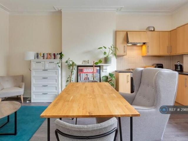 Flat for rent in Cat Hill
