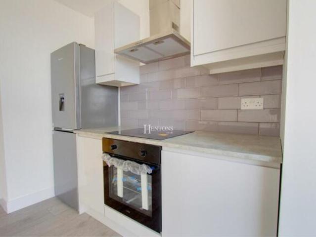 Flat for rent in Cyncoed, Wales