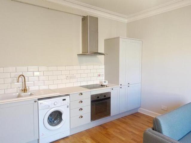 Flat for rent in Meadowbank, Scotland