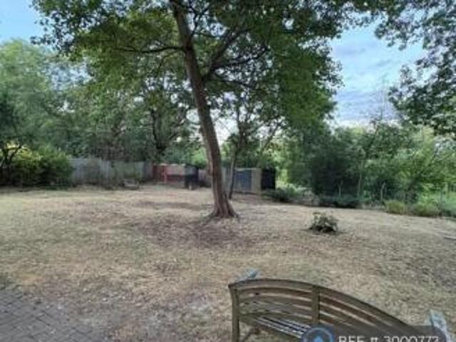 Flat for rent in Cat Hill