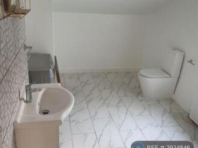 Flat for rent in Cat Hill